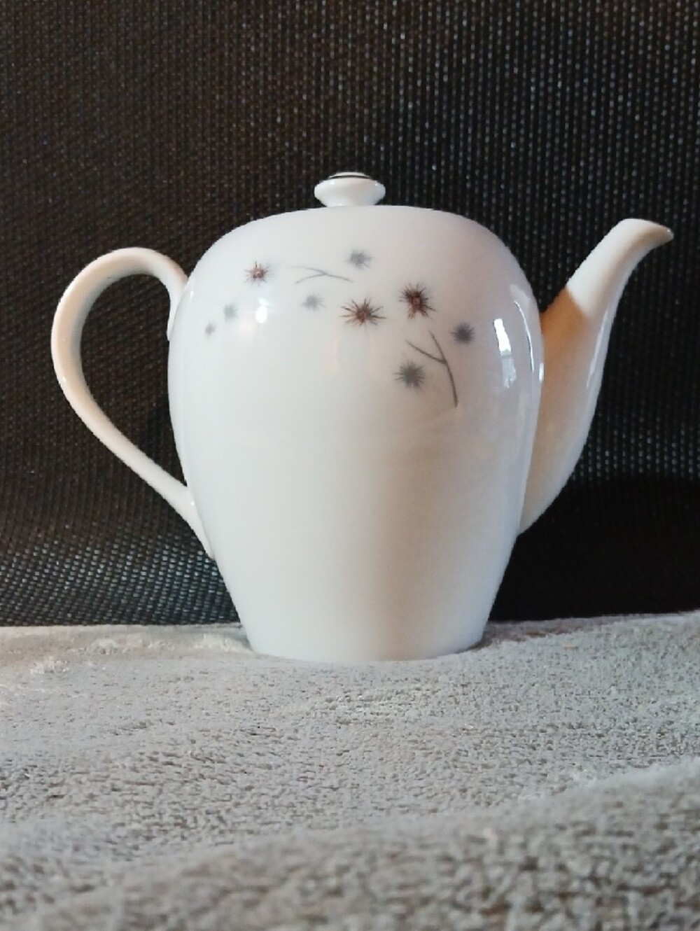 Vintage Starburst Tea/Coffee Pot by Creative China - Picture 2 of 7